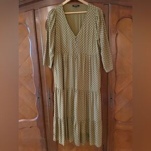 Madewell Olive Midi Tiered Dress with V neck and buttons down the front Size 6